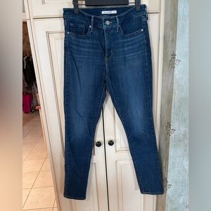 Levi’s 311 Shaping Skinny
